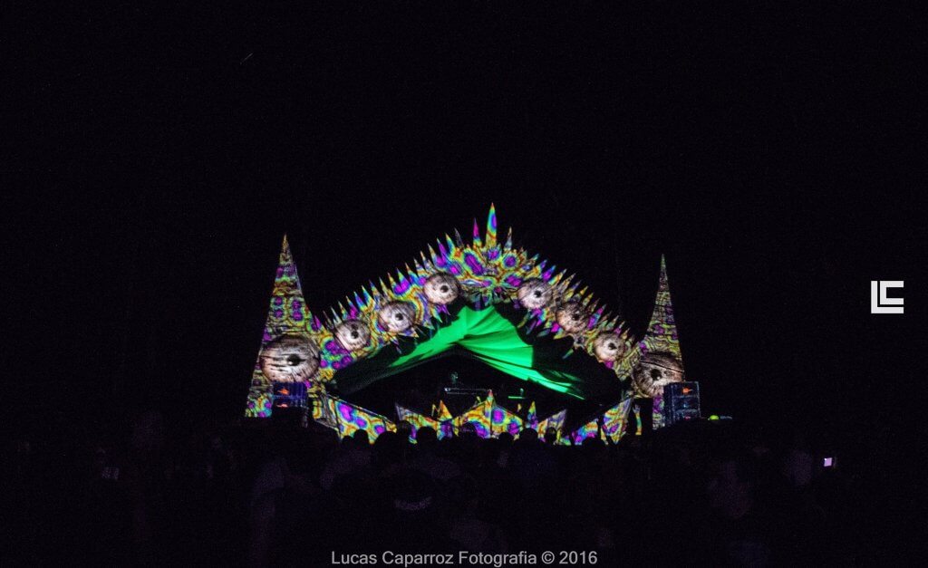 Lucas Caparroz © Copyright- Todos os direitos reservados. All rights reserved.