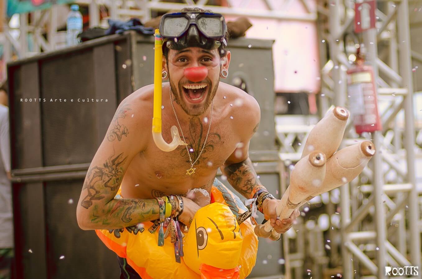 >Foto: ROOTTS Arte e Cultura – Elis Jacques 2017</p><p>Foi lindo sair de lá com a “malinha” cheia de aprendizados, energias renovadas e a vontade de disseminar respeito um pelo outro e pelo universo!</p><p>Que venham mais décadas de Respect!</p><p> </p><p style=