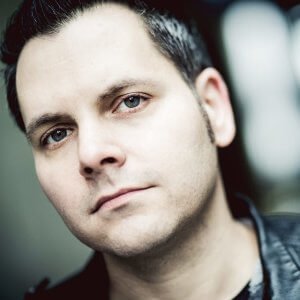 ace-ventura-photo-by-pierre-ekman