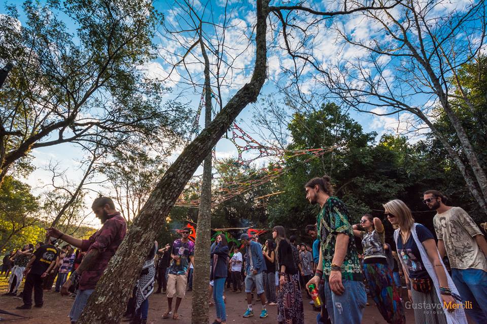 ><img data-lazyloaded=