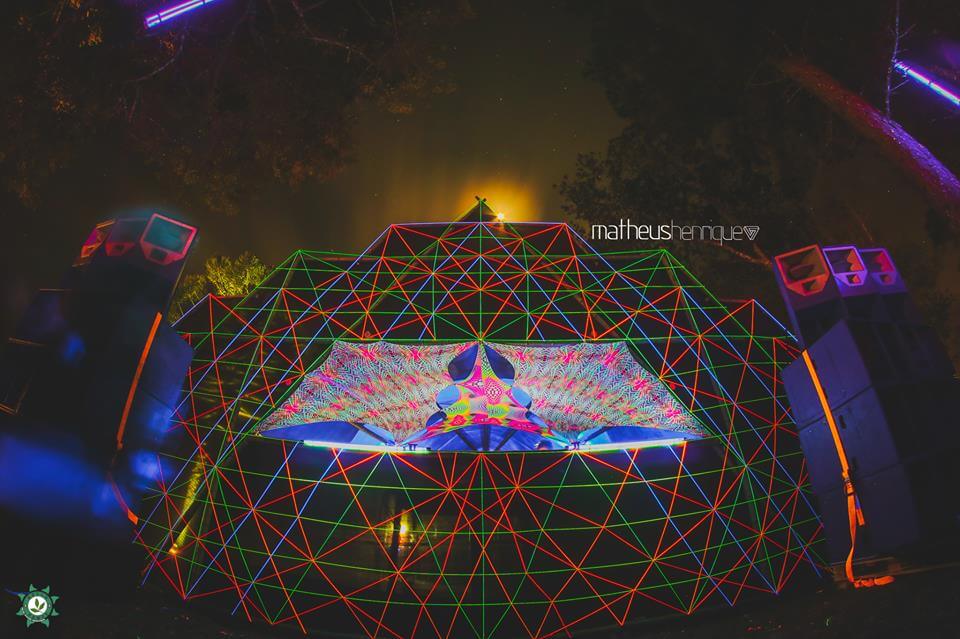 ></strong></a></p><p style=