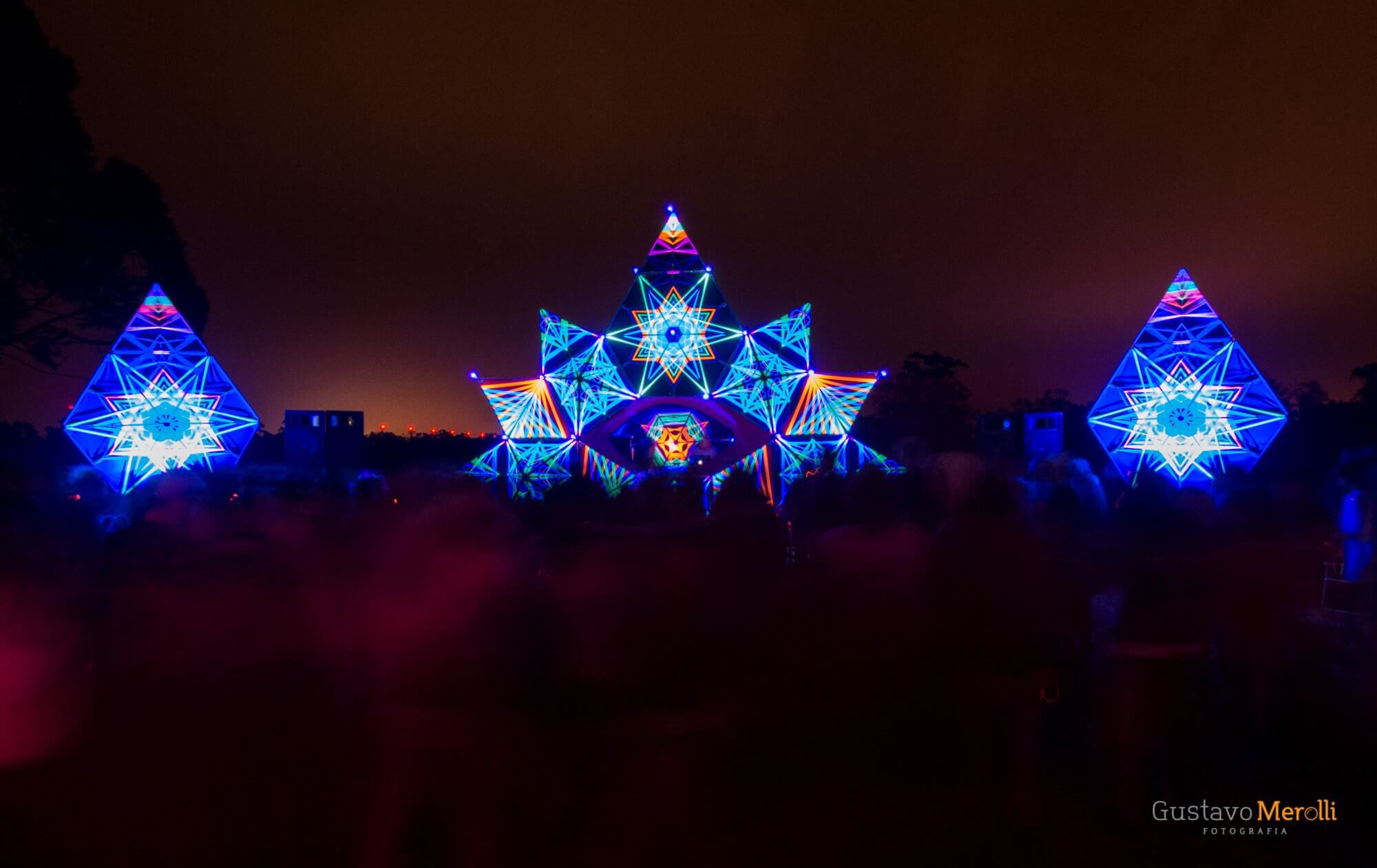 ><img data-lazyloaded=