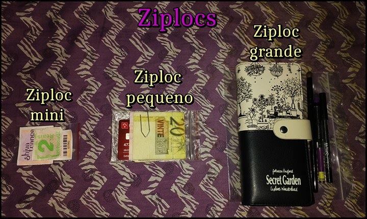 ></strong></p><h2><strong>10ª Dica: Sacos pretos de lixo</strong></h2><p>Essa dica é importantissima para quem não possui uma barraca impermeavel.</p><p>Quando chove demais e a barraca inunda, todos os pertences que não estiverem em cima do colchão inflavel ficarão boiando e afim de evitar tal desastre os sacos de lixo são fundamentais.</p><p>Assim, se o tempo estiver fechado com risco de tempestade, é só colocar as suas coisas dentro do saco de lixo e deixa-lo em cima do colcão inflavel pois dessa forma tudo permanecerá seco!</p><p>Para saber se a barraca é resistente a chuva, o ideal é que a coluna d’agua seja superior a 2 mil milimetros (darei dicas sobre barracas e acampamento no proximo video do canal  <a href=