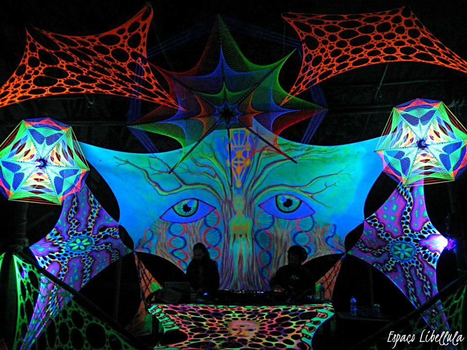 ></strong><strong> { Relembre o trabalho de <a href=