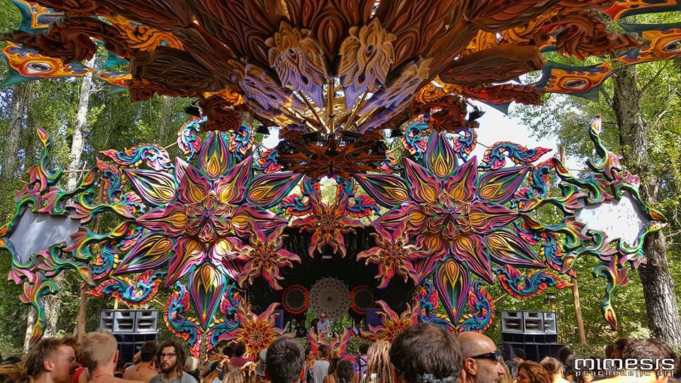 ><img data-lazyloaded=