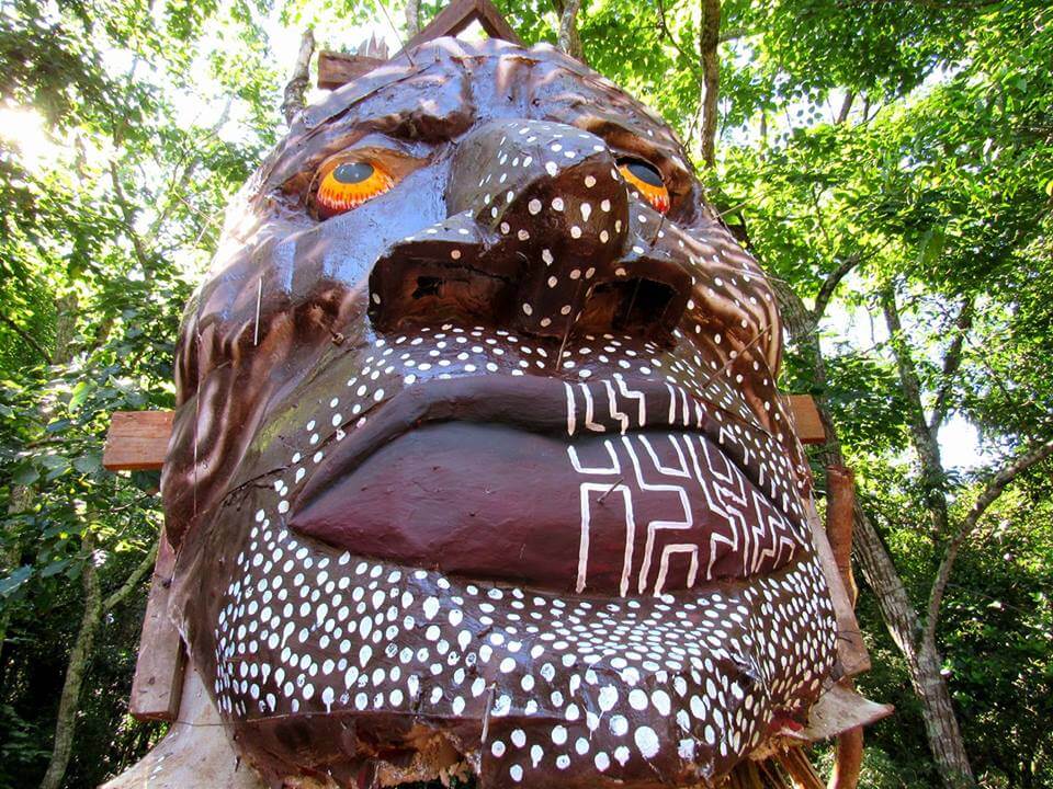 > Palco principal em construção para a<strong> Nyahbinghi 2018</strong> | <strong>Nhanderu Artes</strong></p><h3><span style=