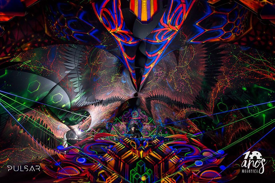 ><img data-lazyloaded=