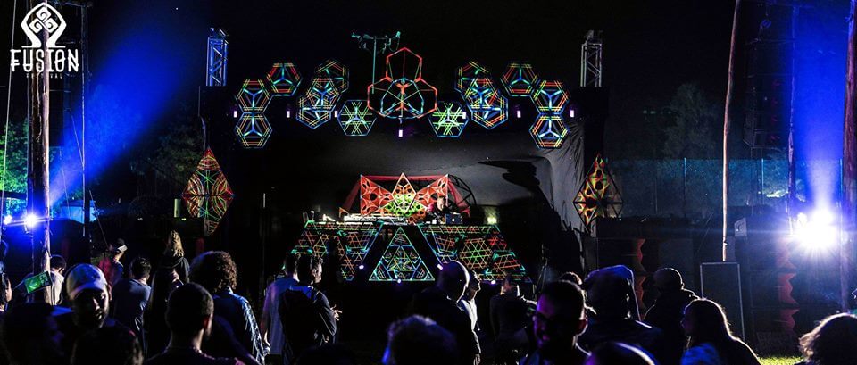 ><img data-lazyloaded=