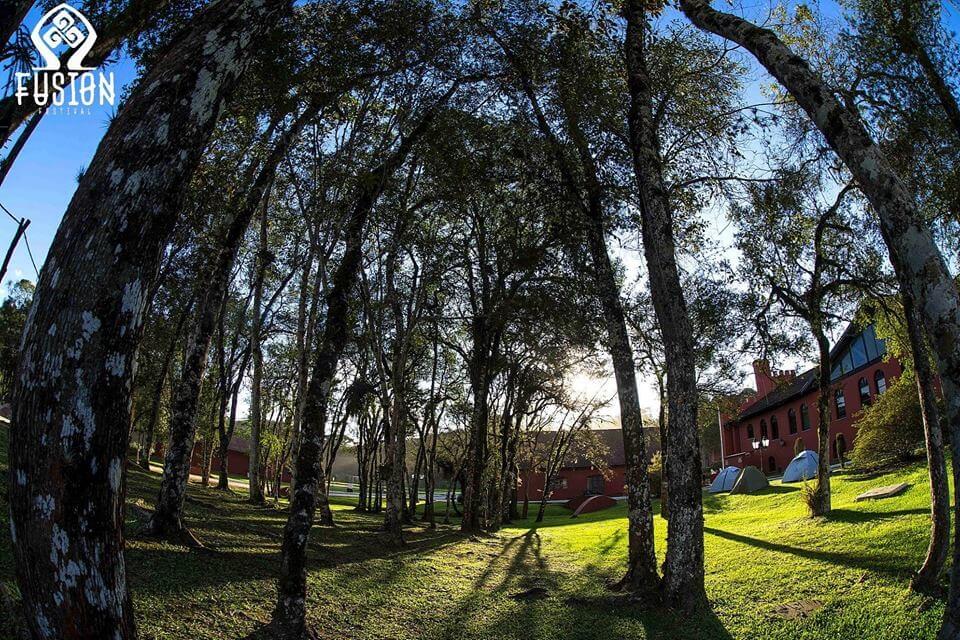 >Camping com sombra  | Fotografia: <a class=