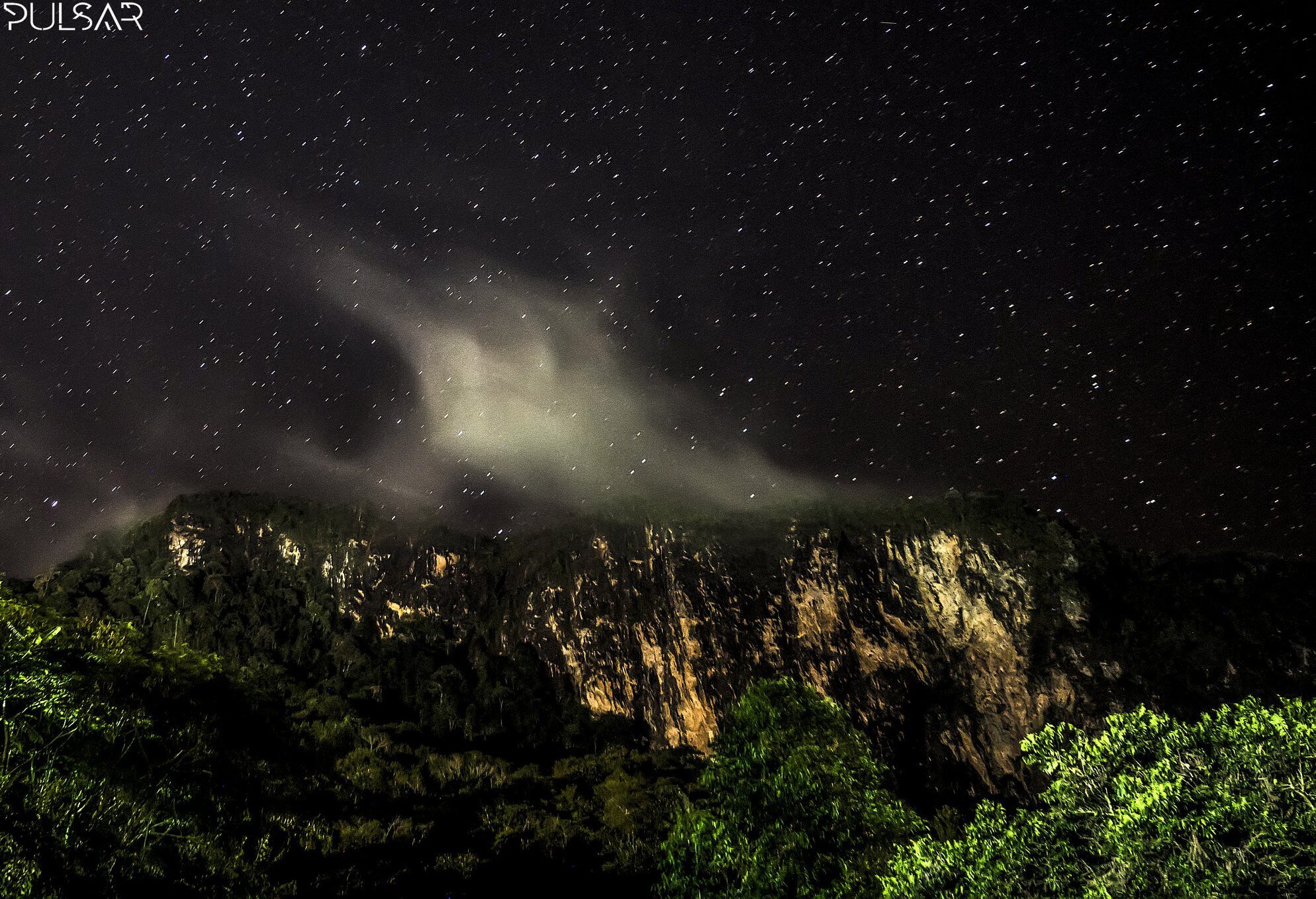 >Noites pulsantes. O céu na Cachoeita Alta, MG | Fotografias: <strong><a class=